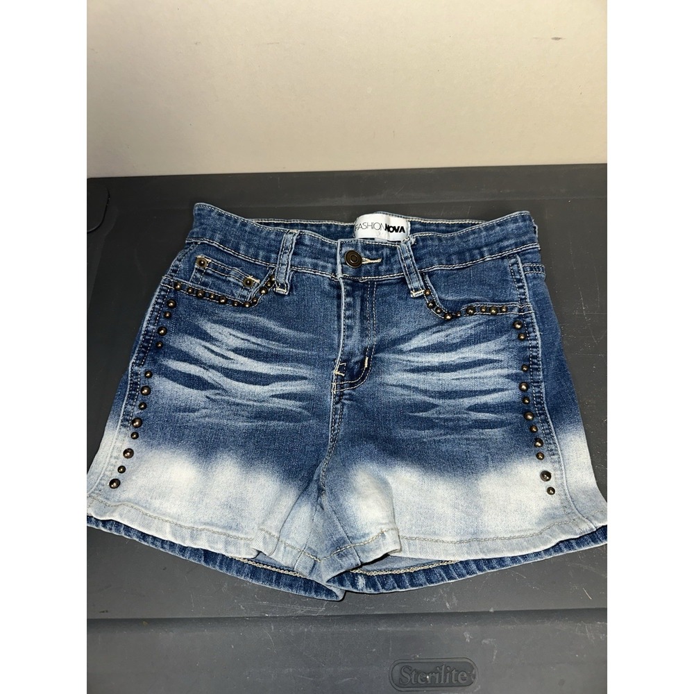 Fashion Nova Studded Denim Shorts Size 3 Medium Wash Distressed Fade